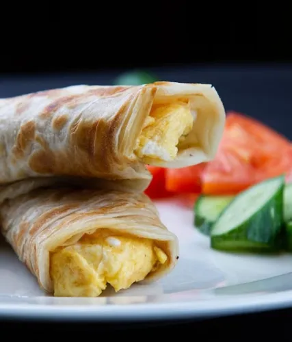 Egg Parotta ( முட்டை பரோட்டா )